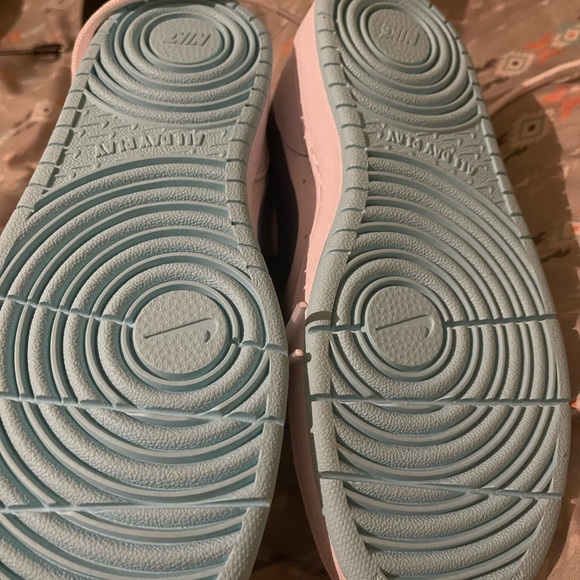 Nikes - Picture 8 of 10